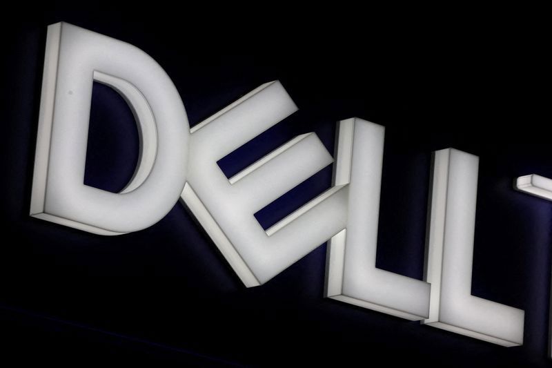 Dell unveils $699 XPS 13 laptop in challenge to Apple's MacBook Neo