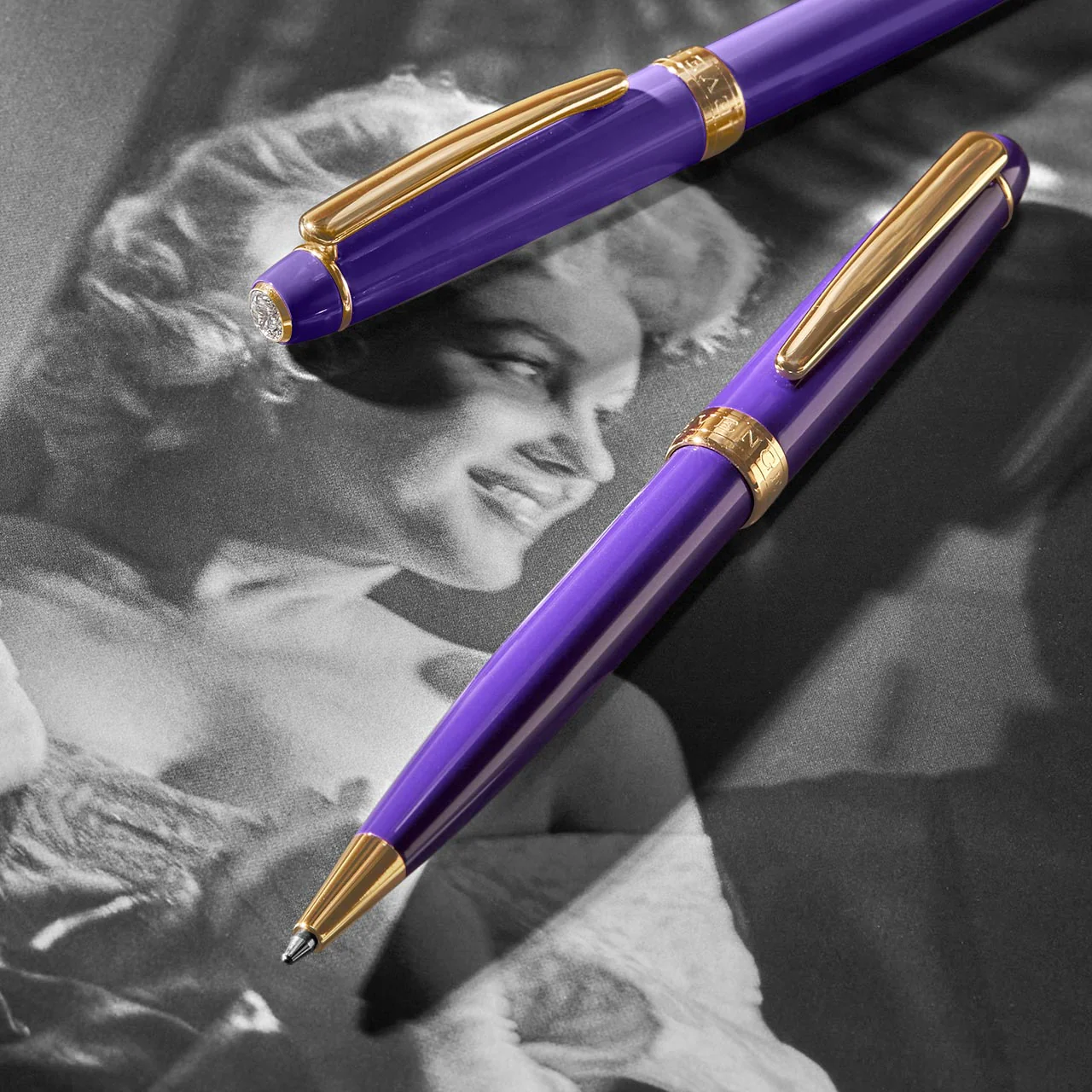 Marilyn Monroe Showgirl Pen