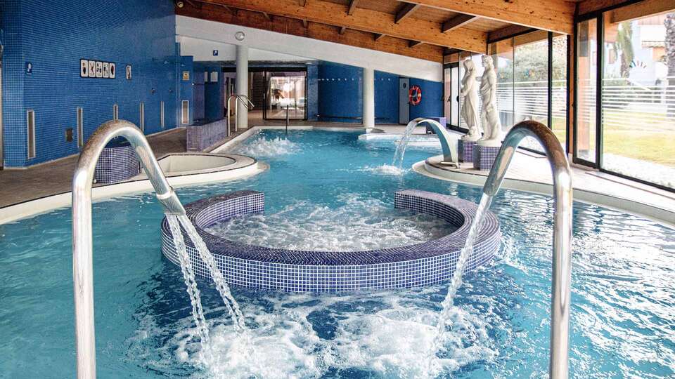 Desconecta en la Pineda en un hotel Adults Only con piscina y acceso al spa