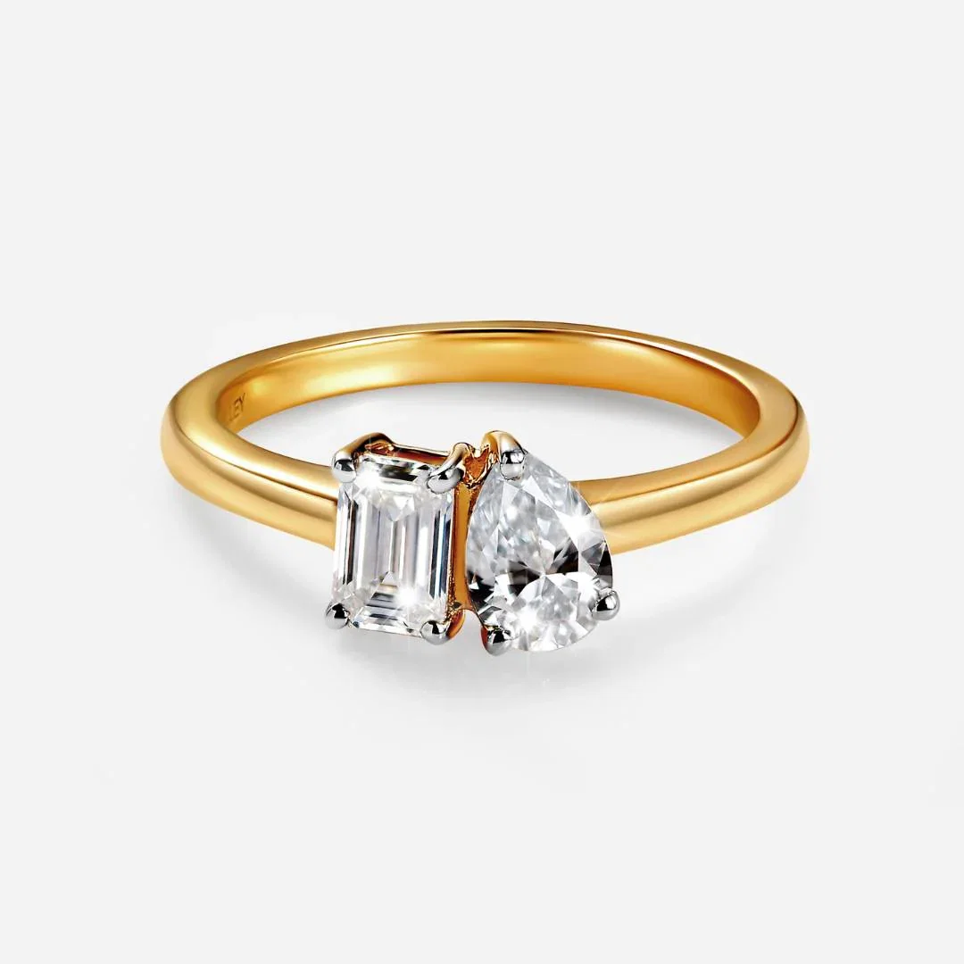 Image of Versa Toi Et Moi Lab Grown Diamond Ring in 1Ct Pear and Emerald Shape 14K Gold