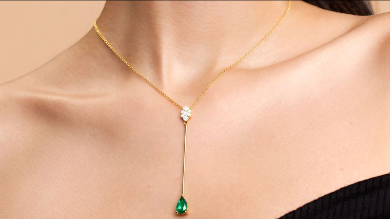 Collar en oro con Esmeralda de Zambia AAA Código de artículo: 4293RO
