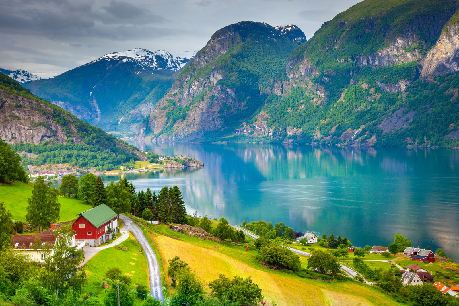 shutterstock_2189357141
