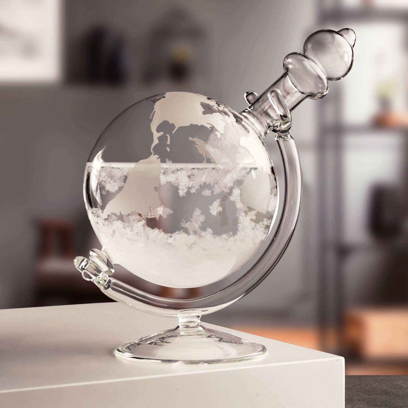 Image of Sturmglas zur Wettervorhersage - Globus