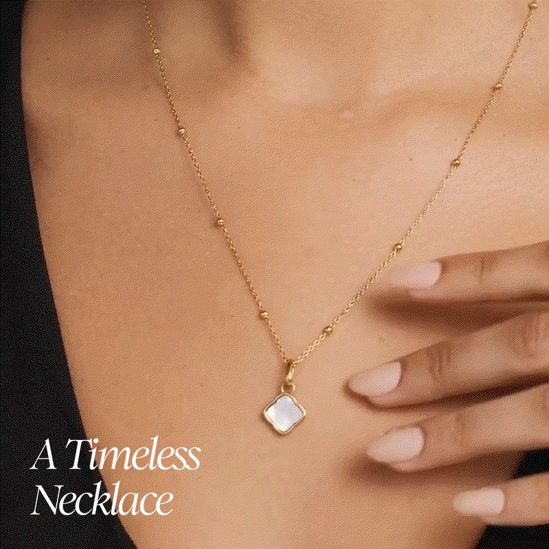 Mother of Pearl Clover Necklace (Gold)