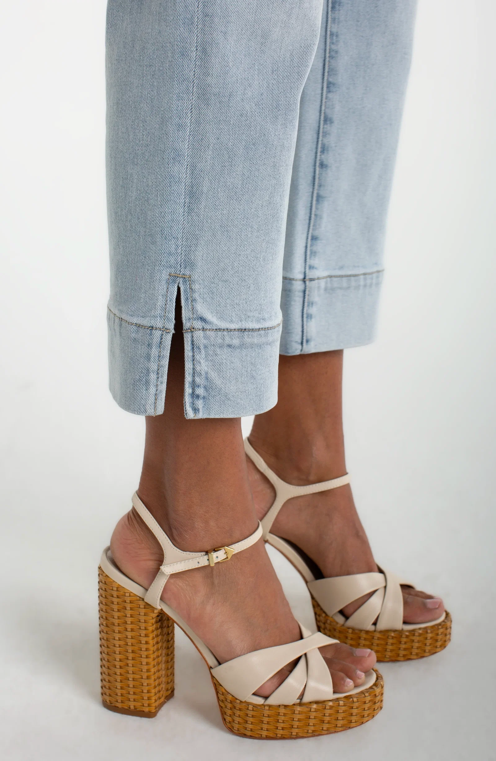 Image of KENNEDY CROP STRAIGHT W/ WIDE HEM AND SLIT