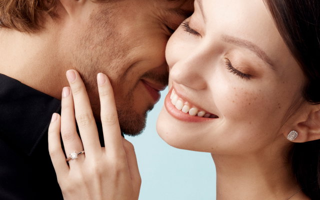 THE COMPLETE GUIDE TO CHOOSING AN ENGAGEMENT RING