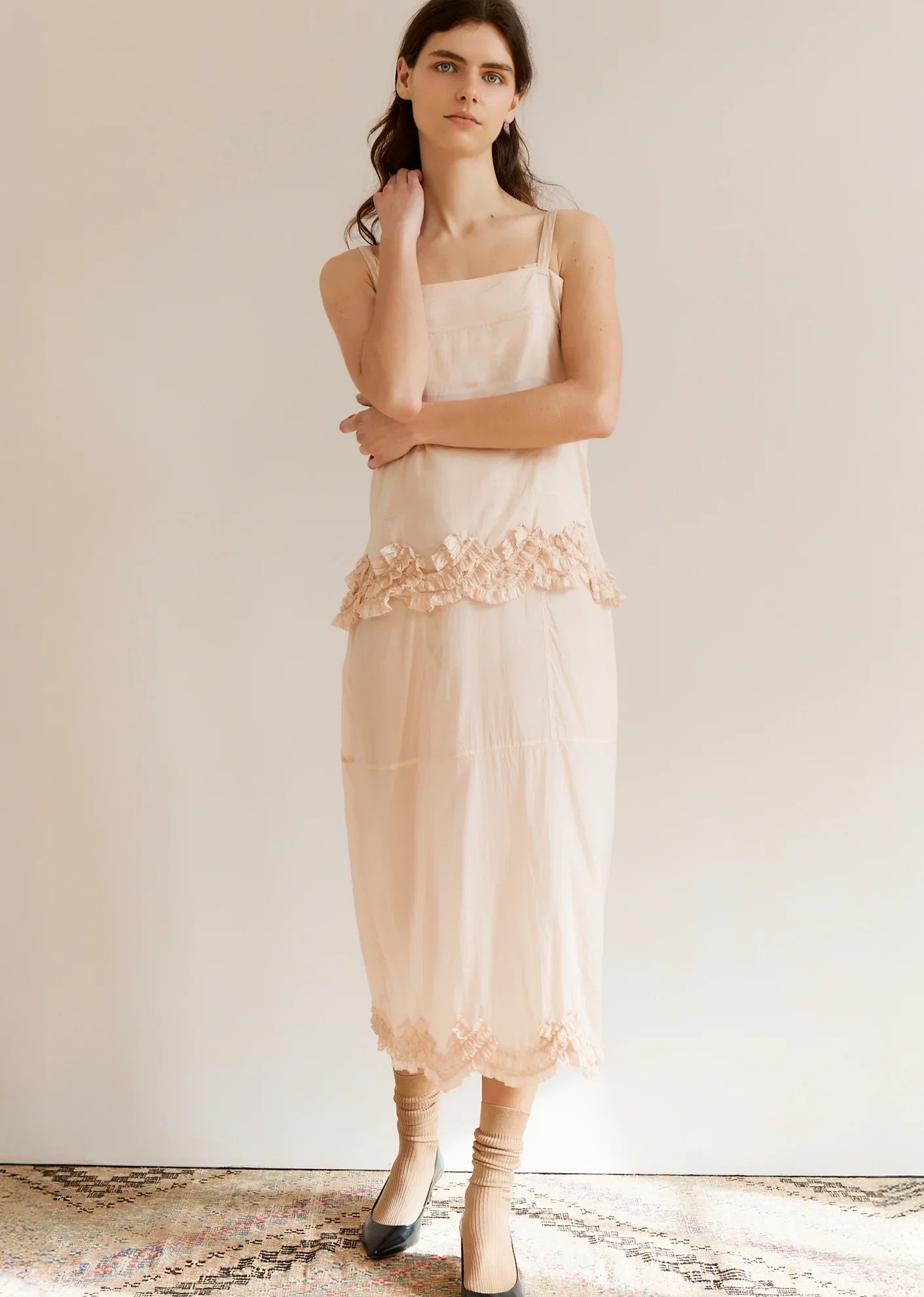 Image of WOMEN'S SCALLOPED MIDI SKIRT - PEACH