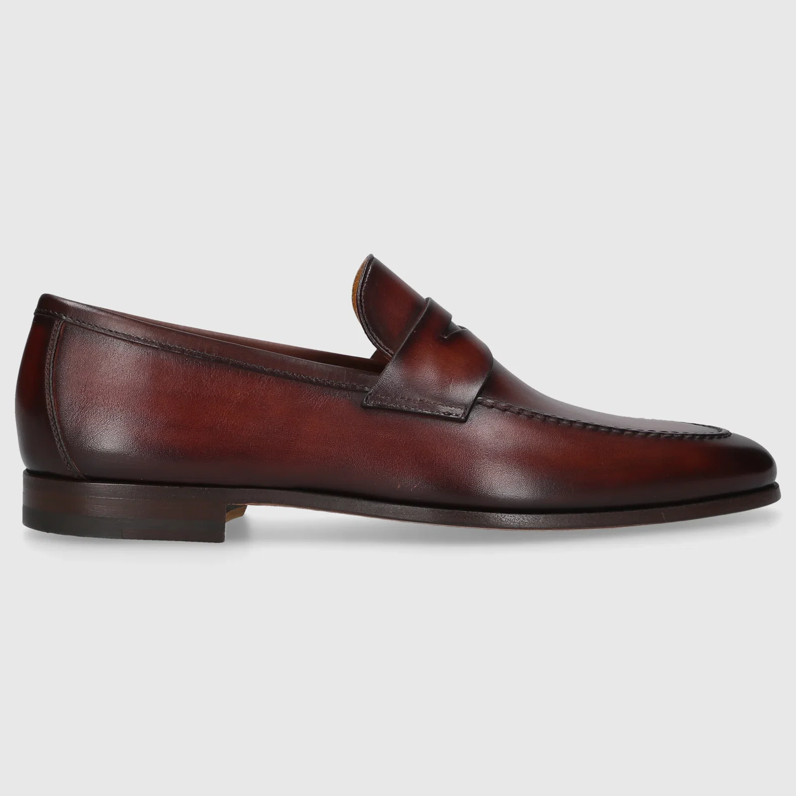 Image of Magnanni Loafer