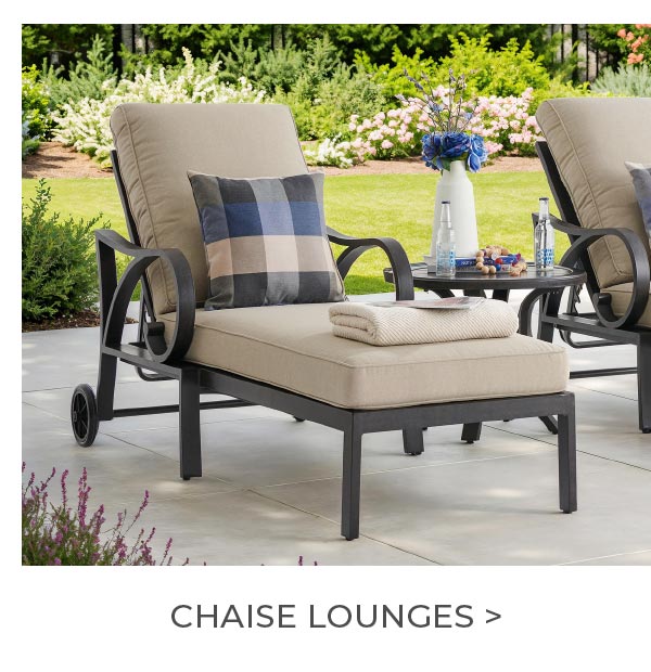 Chaise lounges 