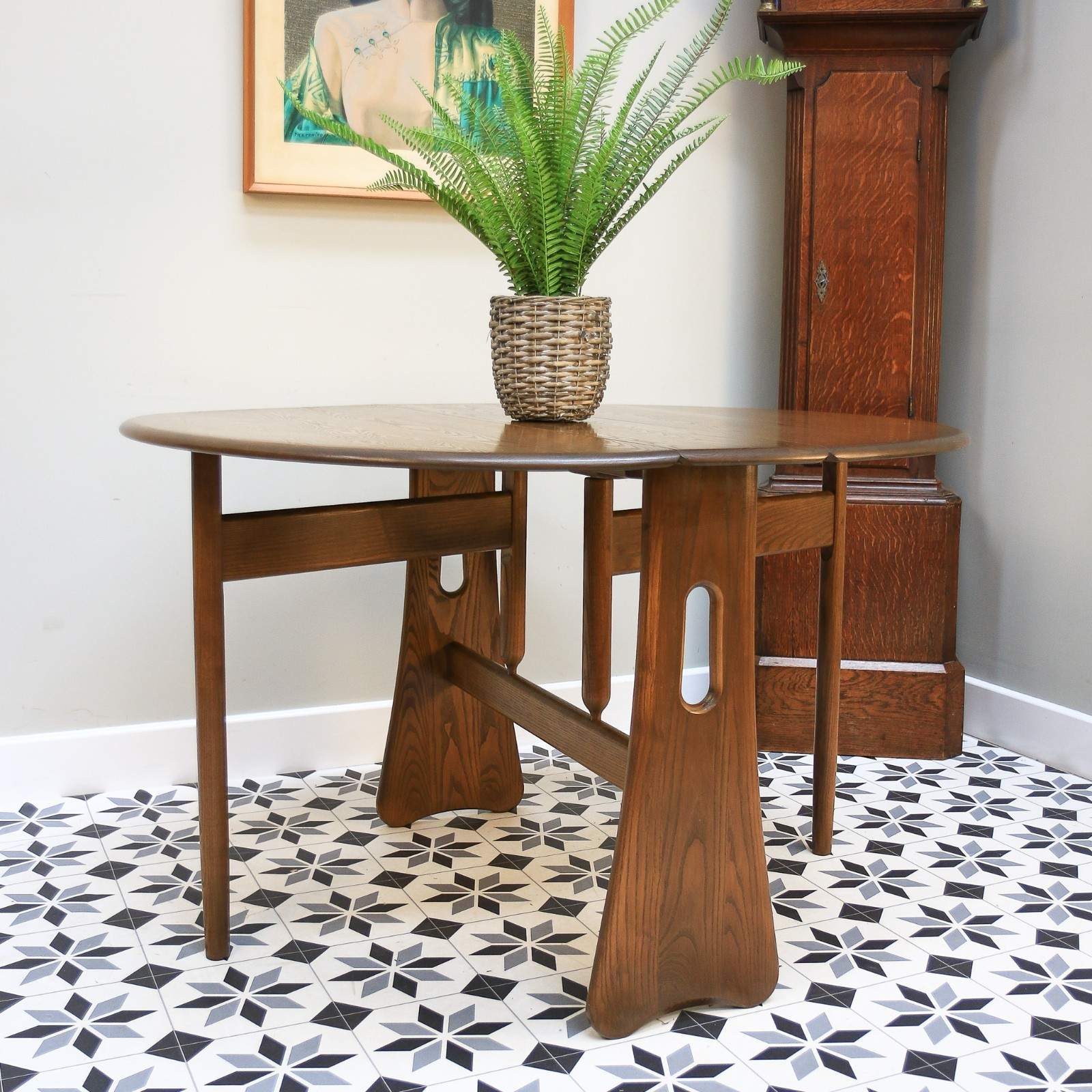 Ercol Windsor Drop Leaf  Gate Leg Table In Solid Elm