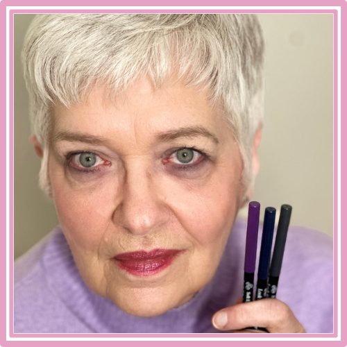 Adds colour in one stroke to add shape to your eyes Defines your lashline so lashes appear thicker Glides on easily, without dragging or pulling