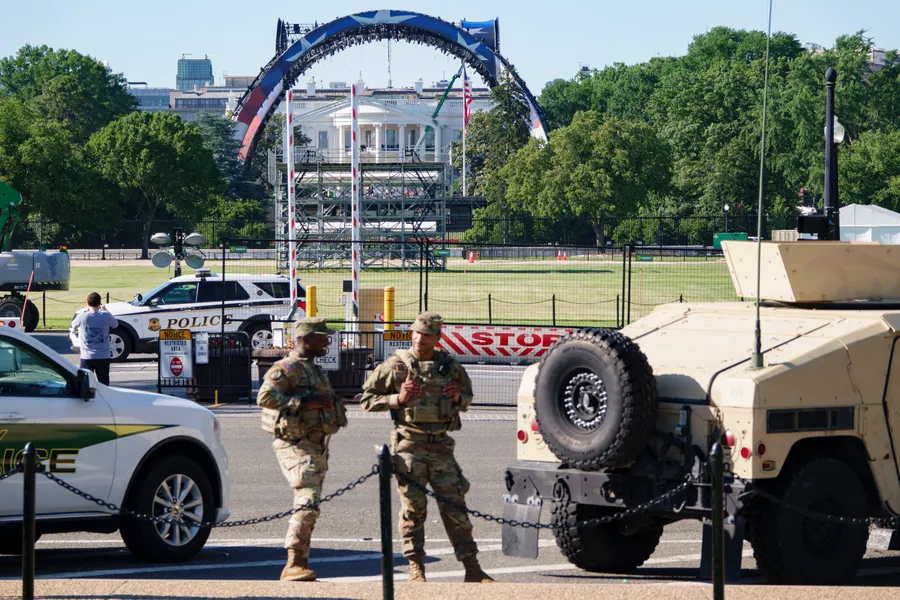 Pentagon Bans Fat Troops From White House UFC
