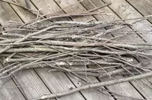 Gather sticks from your backyard for this stunning patriotic decor idea!