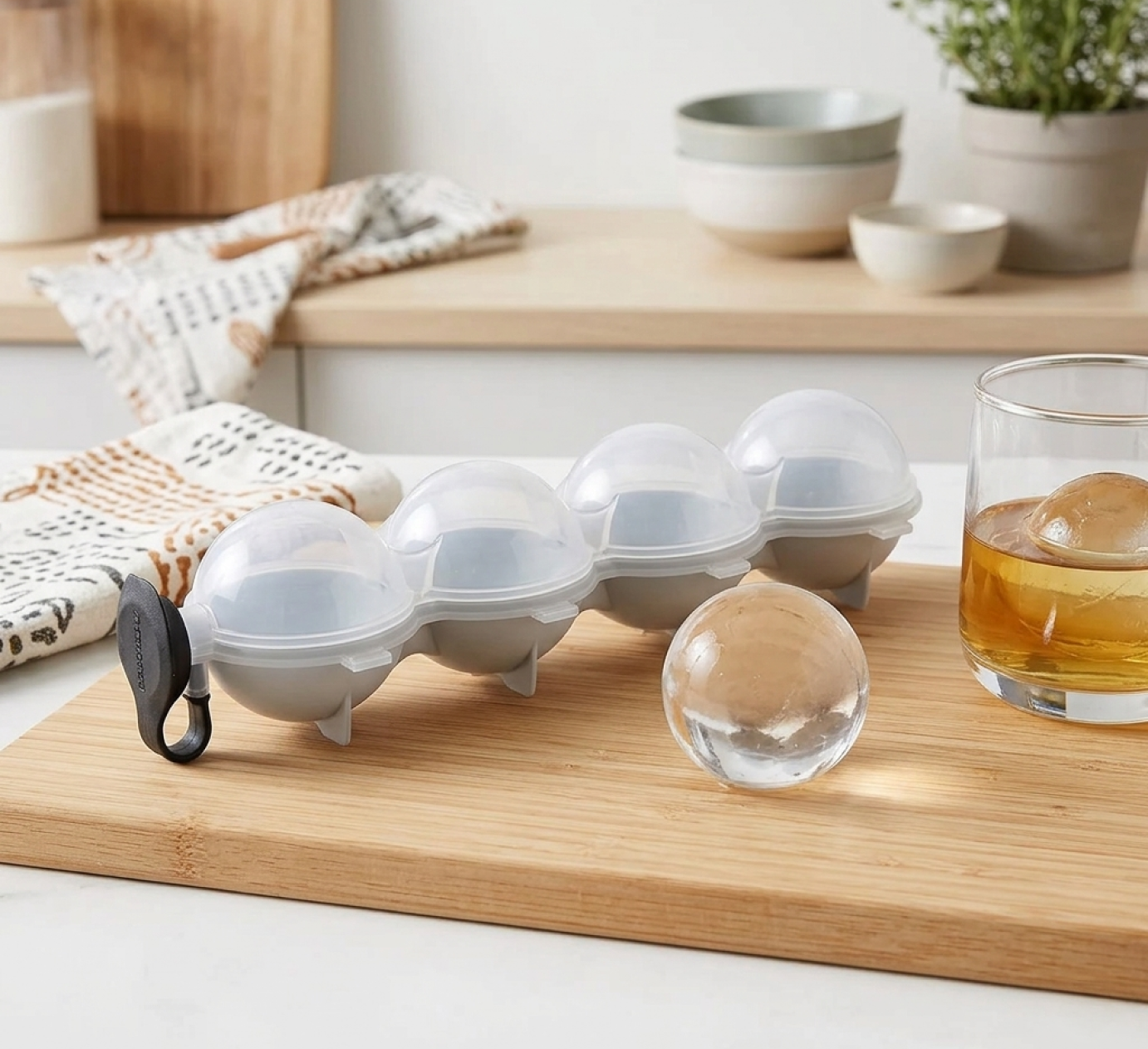 Sphere Ice Maker, Easy Fill & Release Ice Mold
