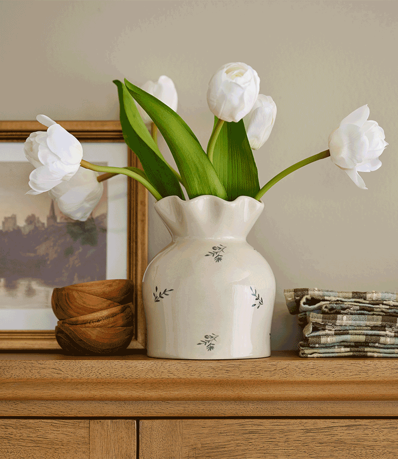 SHOP DECORATIVE OBJECTS
