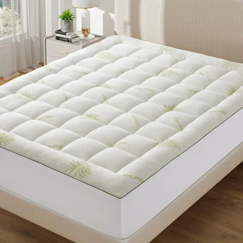 Image of Aloe Vera Mattress Protector – Soft, Hypoallergenic Breathable Cover