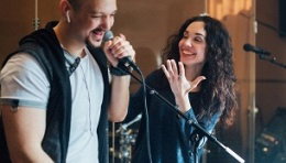 Занятия вокалом и по игре на гитаре в школе Julia Vocal