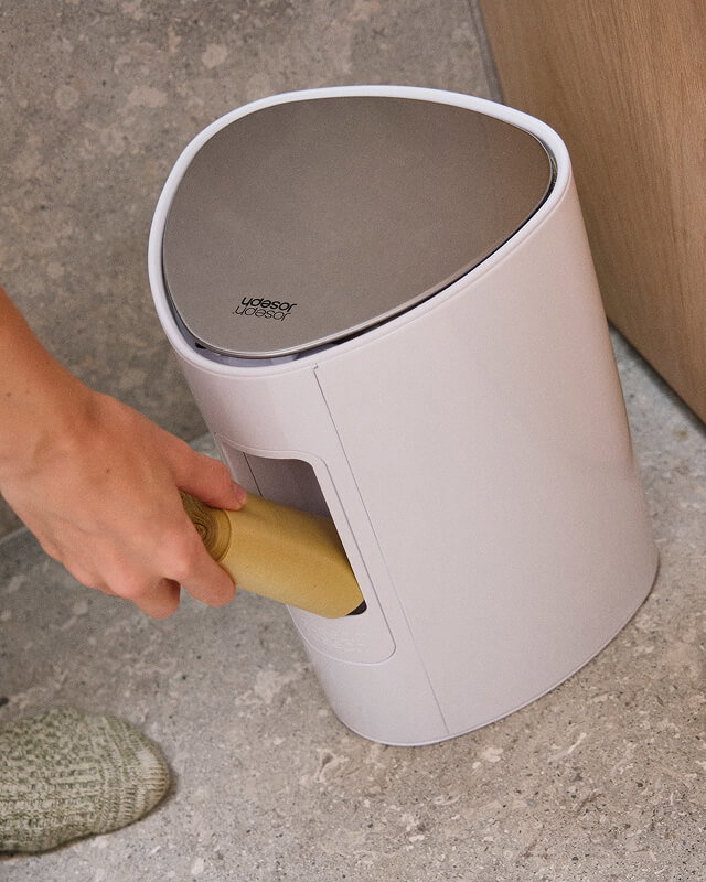 EasyStore™ 5L Gloss White Bathroom Pedal Bin
