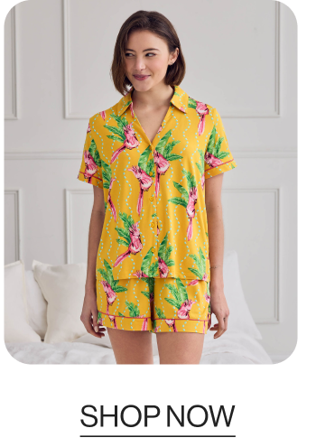 Parrot Wavy Stripe Print Short Pyjama Set