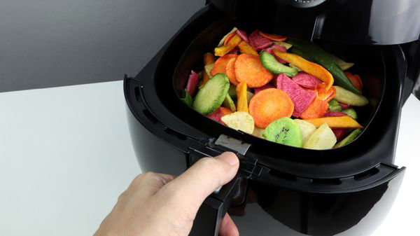  Je vis seule et j'ai du mal à cuisiner. Le airfryer est-il fait pour moi? 
