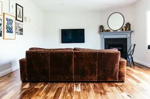 5 furniture layout options for living rooms with a corner fireplace