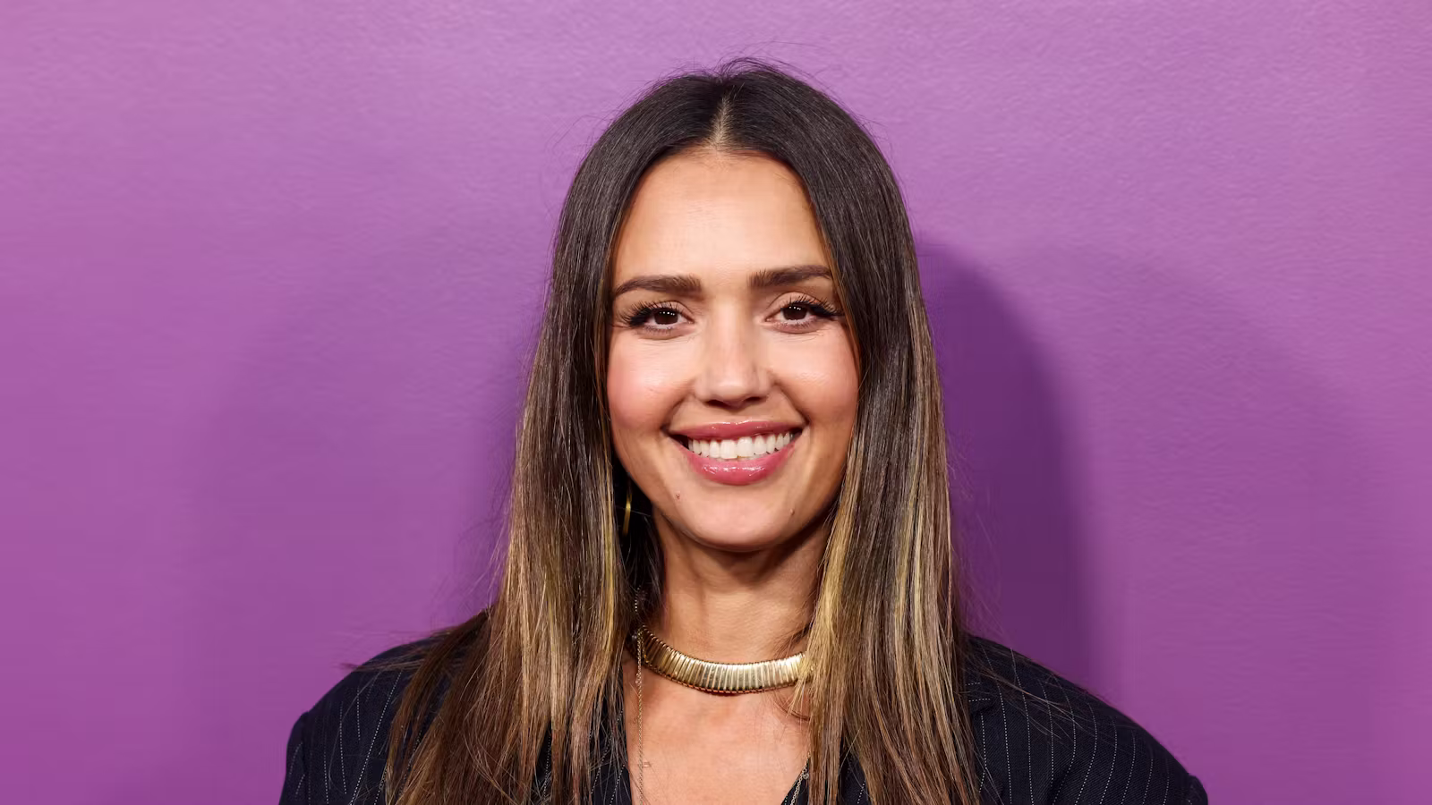 Jessica Alba's Approach To Jewelry Styling Is Actually So Relatable