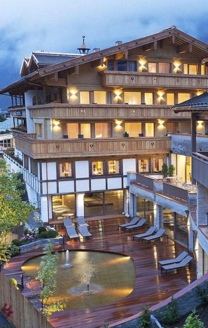Hotel außenansicht bei dämmerung