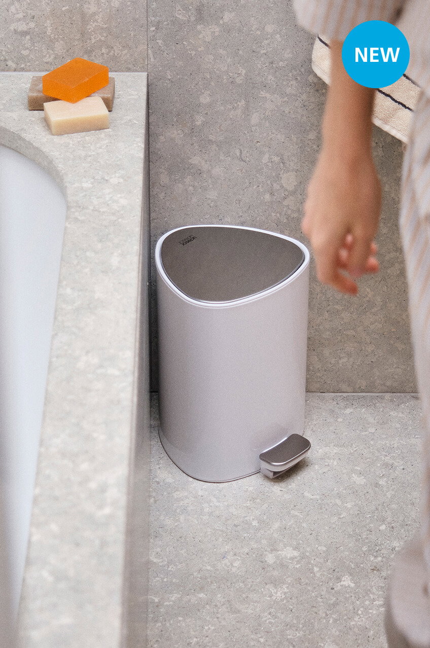 EasyStore™ 5L Gloss White Bathroom Pedal Bin