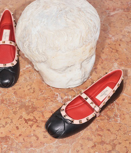 https://www.valentino.com/product-WS0QA5BHV_1ZD