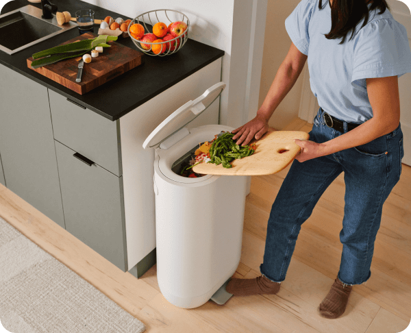 Photo of a Mill with food scraps in it.