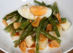 Judías con patatas y ajada