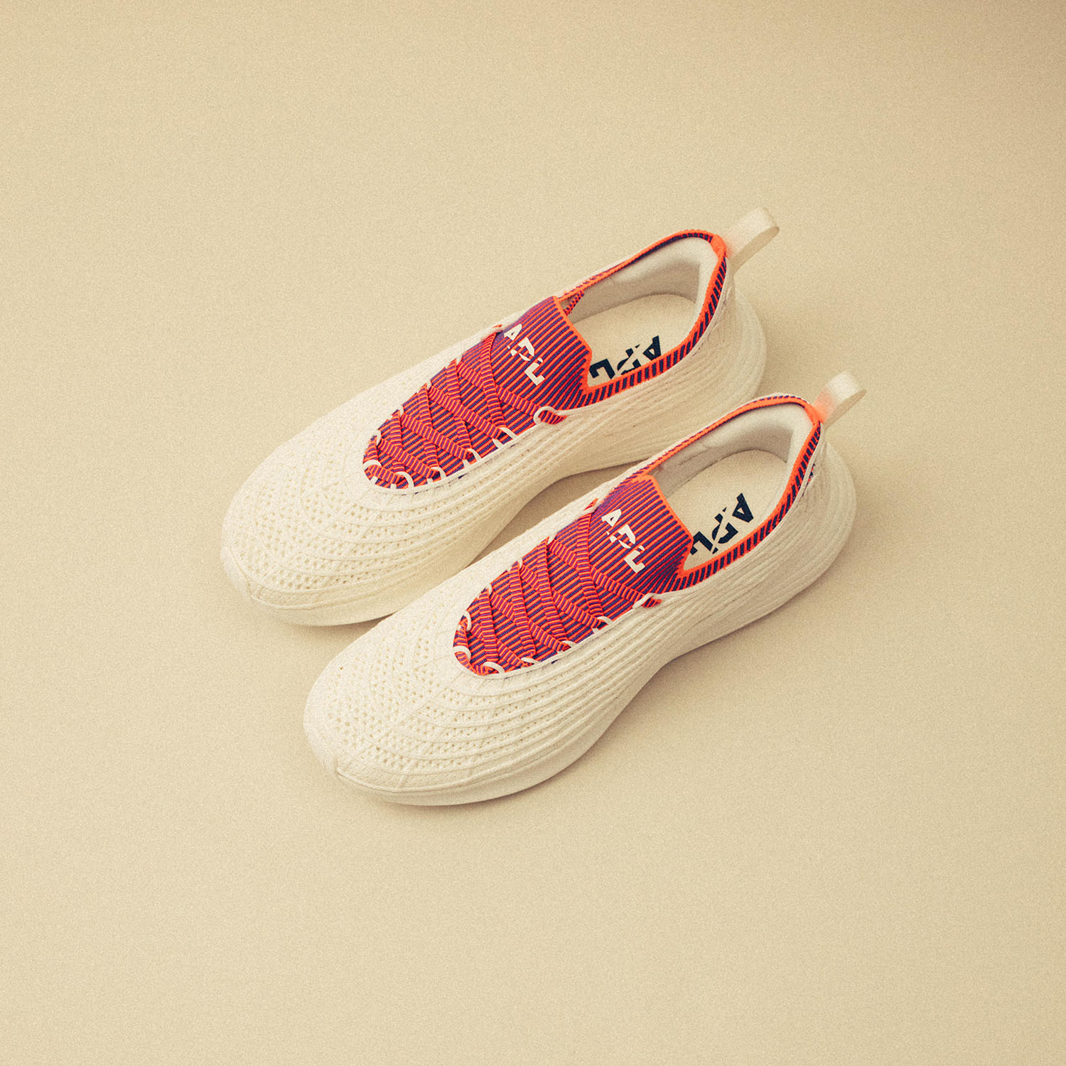 Zipline in Ivory / Blue Haze / Impulse Red