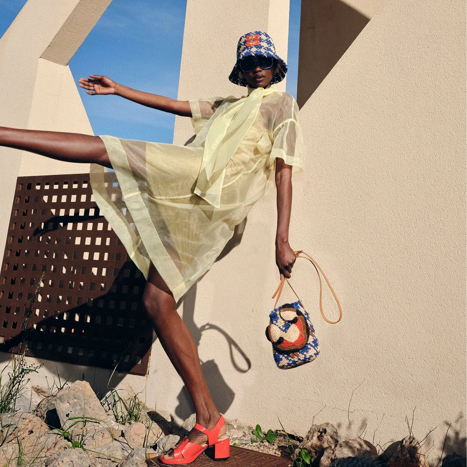 Image of Crab and Houndstooth Bucket Bag - Sea Blue