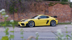 Akins GT4 RS.