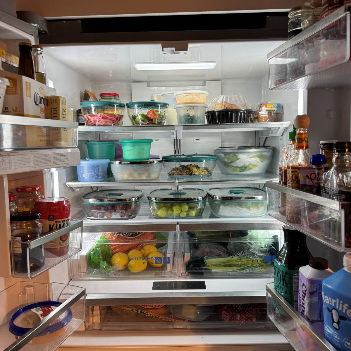 Fridge with Anyday dishes