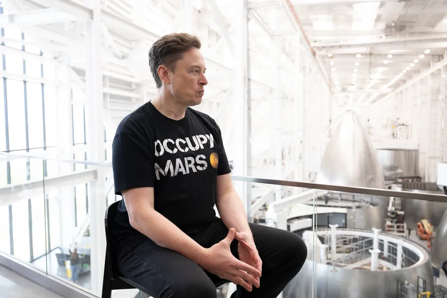 SpaceX Employees Form Bargaining Unit for Super-Rich People