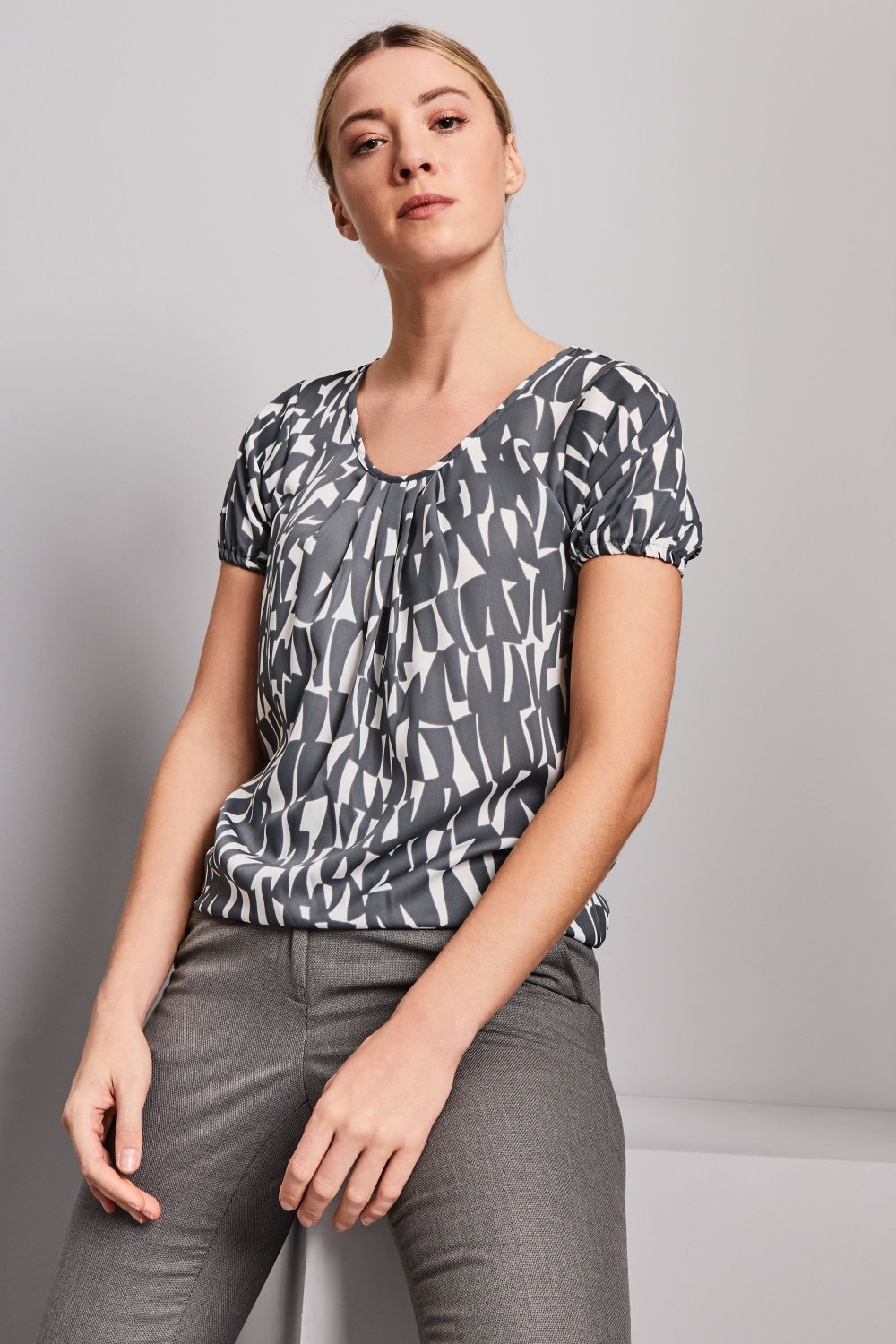 Image of SJ Women's Lightweight Pleat Front Blouse, Grey Shards
