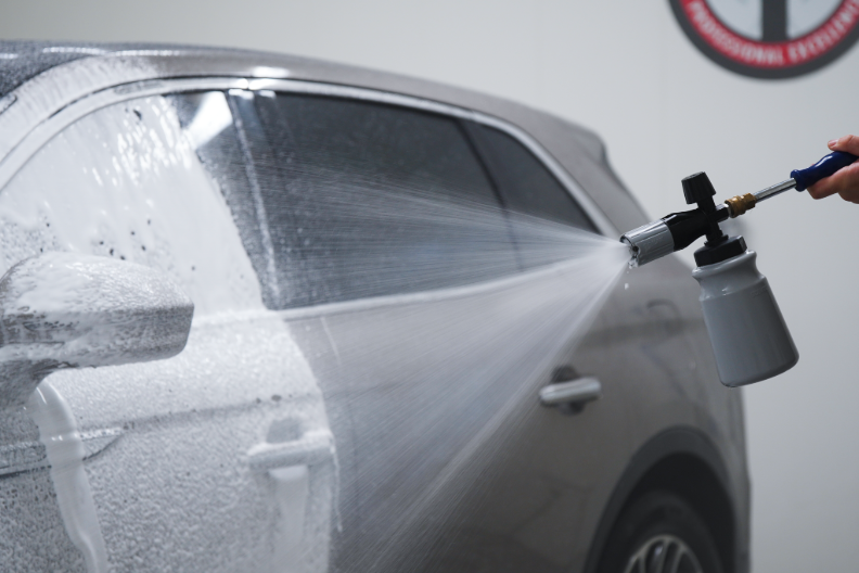 SONAX Power Foamer on car