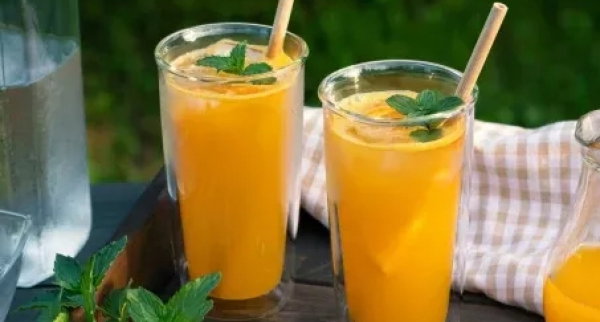 Maigrir : faut-il bannir le jus d'orange du petit-déjeuner ?