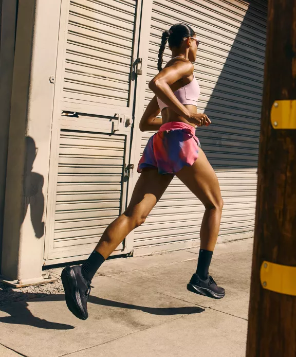 Fast and Free High-Rise Classic-Fit Split Short 3 inches