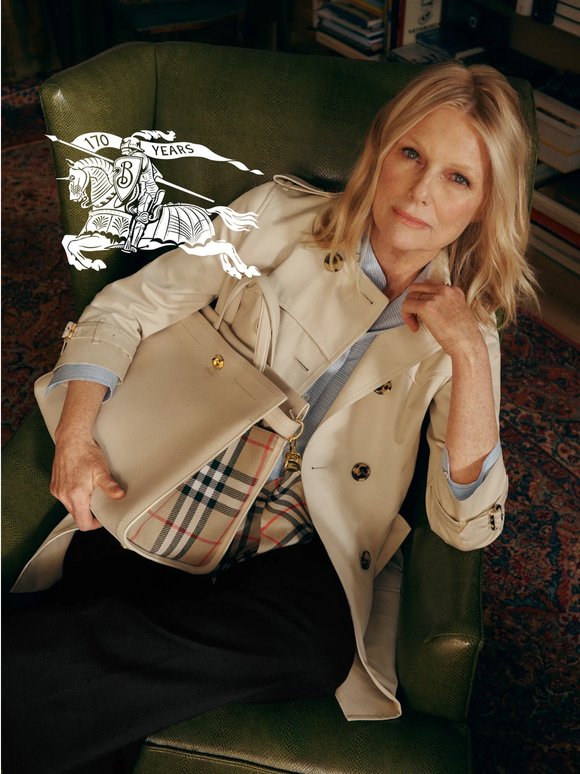 Just landed: discover new bags, shoes and scarves