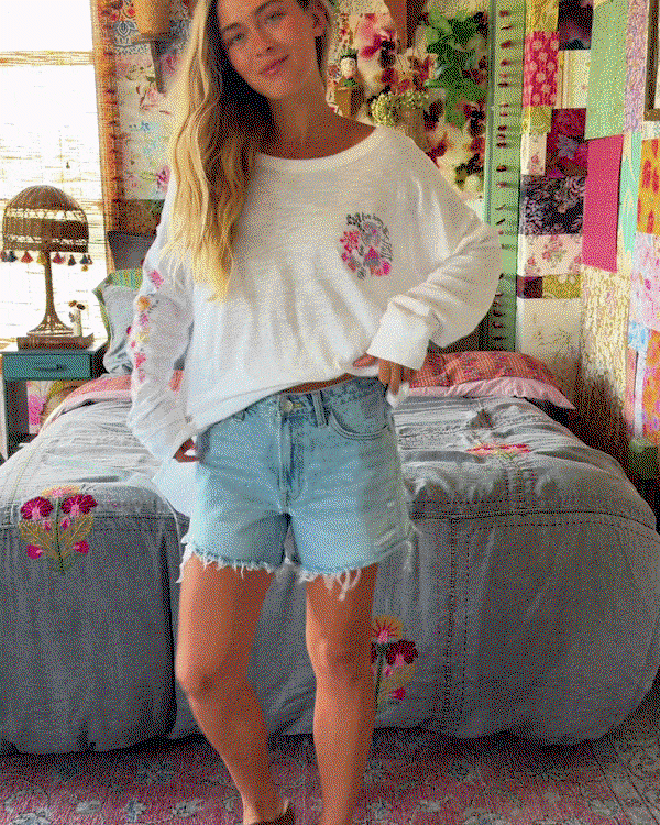 SHOP CUTE & COMFY CLOTHES