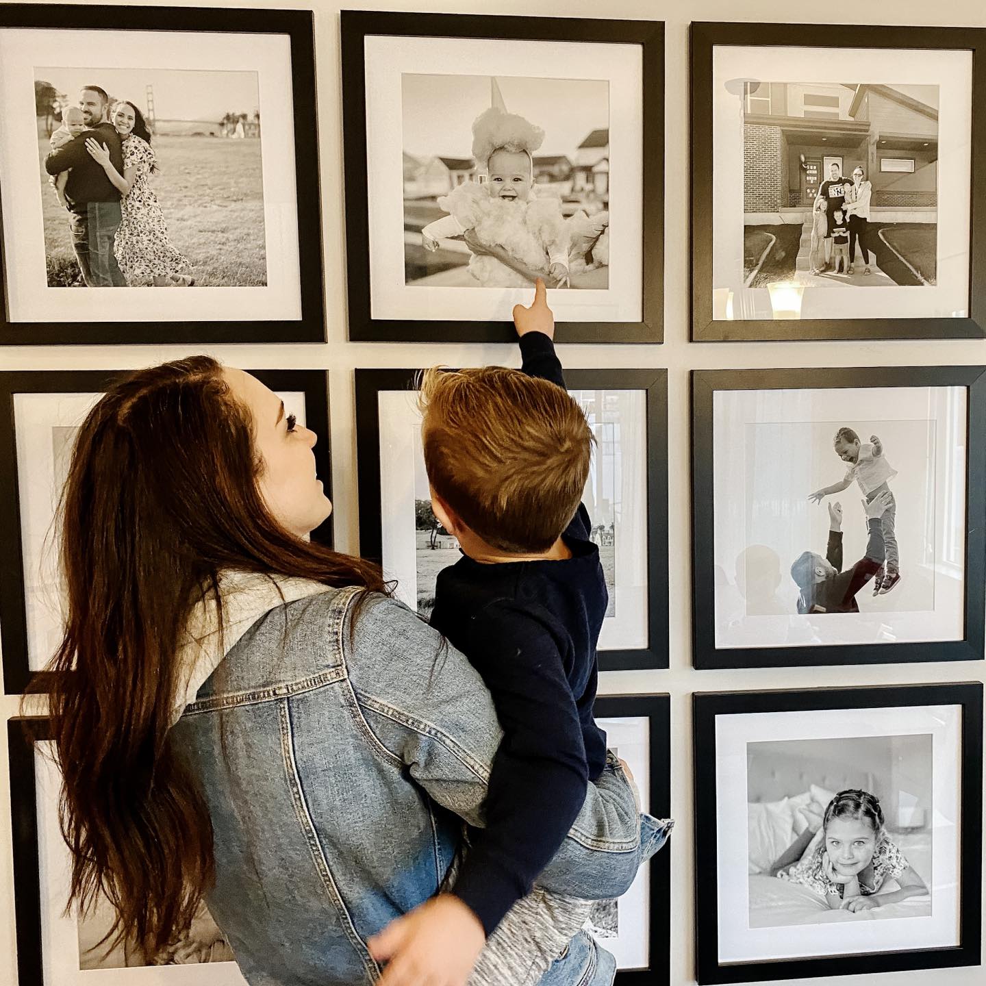 summer-gallery-wall-lifestyle