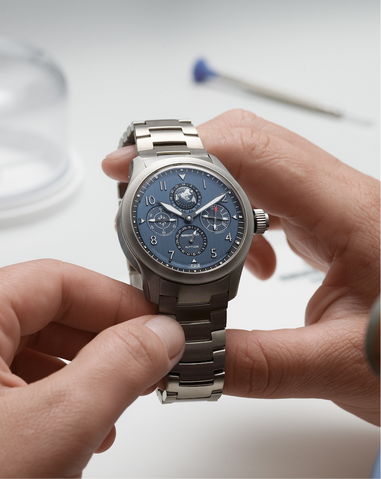Altitude Perpetual Calendar GMT