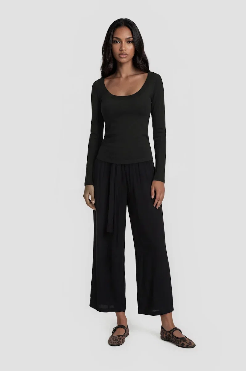 Image of Cropped Pants - Black