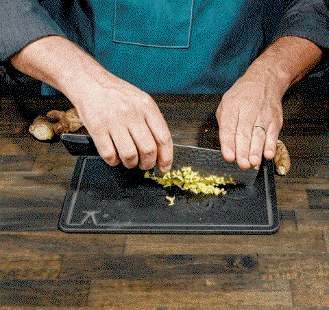 < GIF of Nakiri Knife >