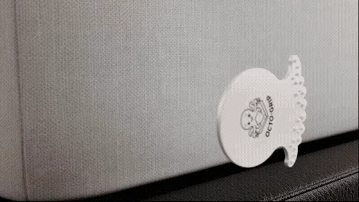 Multi-point grip system reduces sheet movement
