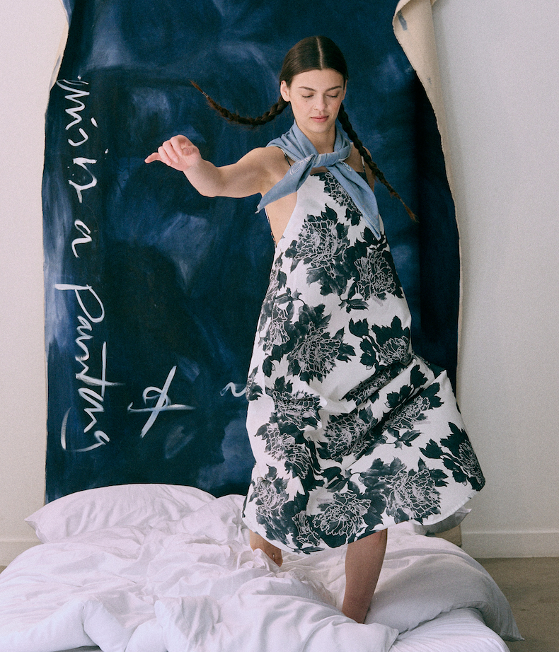 Woman in the Square Nightie Peony White