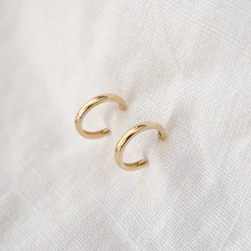 Image of Classic Gold Clicker Hoops