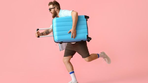 Argent, papiers, bagages, santé... les précautions à prendre avant de partir en vacances